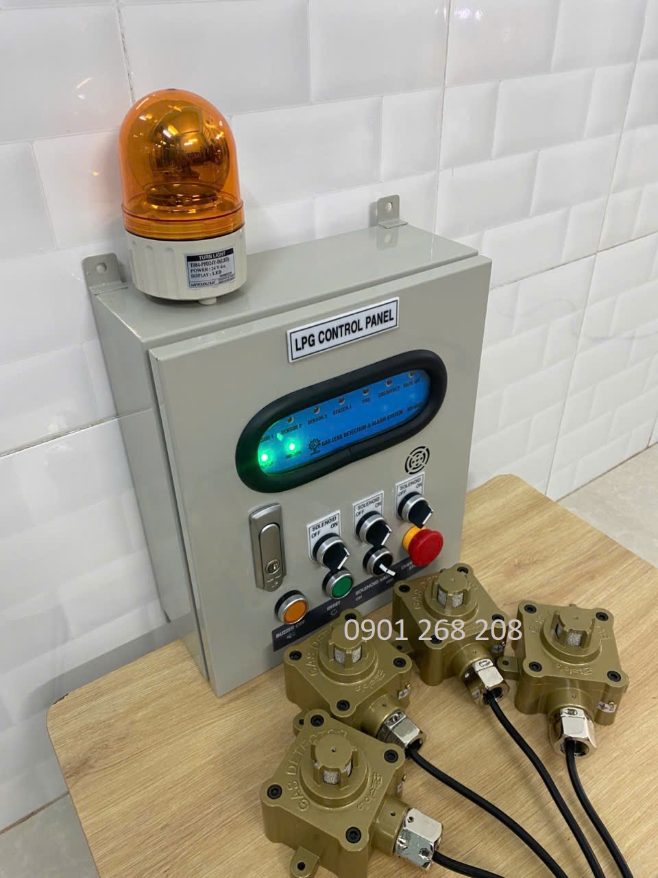 tu bao ro gas ket noi 4 kenh dau do đieu khien 2 van dien tu doc lap
